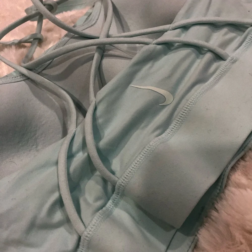 Nike Small Dri-Fit bluish green strappy workout sports bra w/ removable padding - Picture 3 of 5
